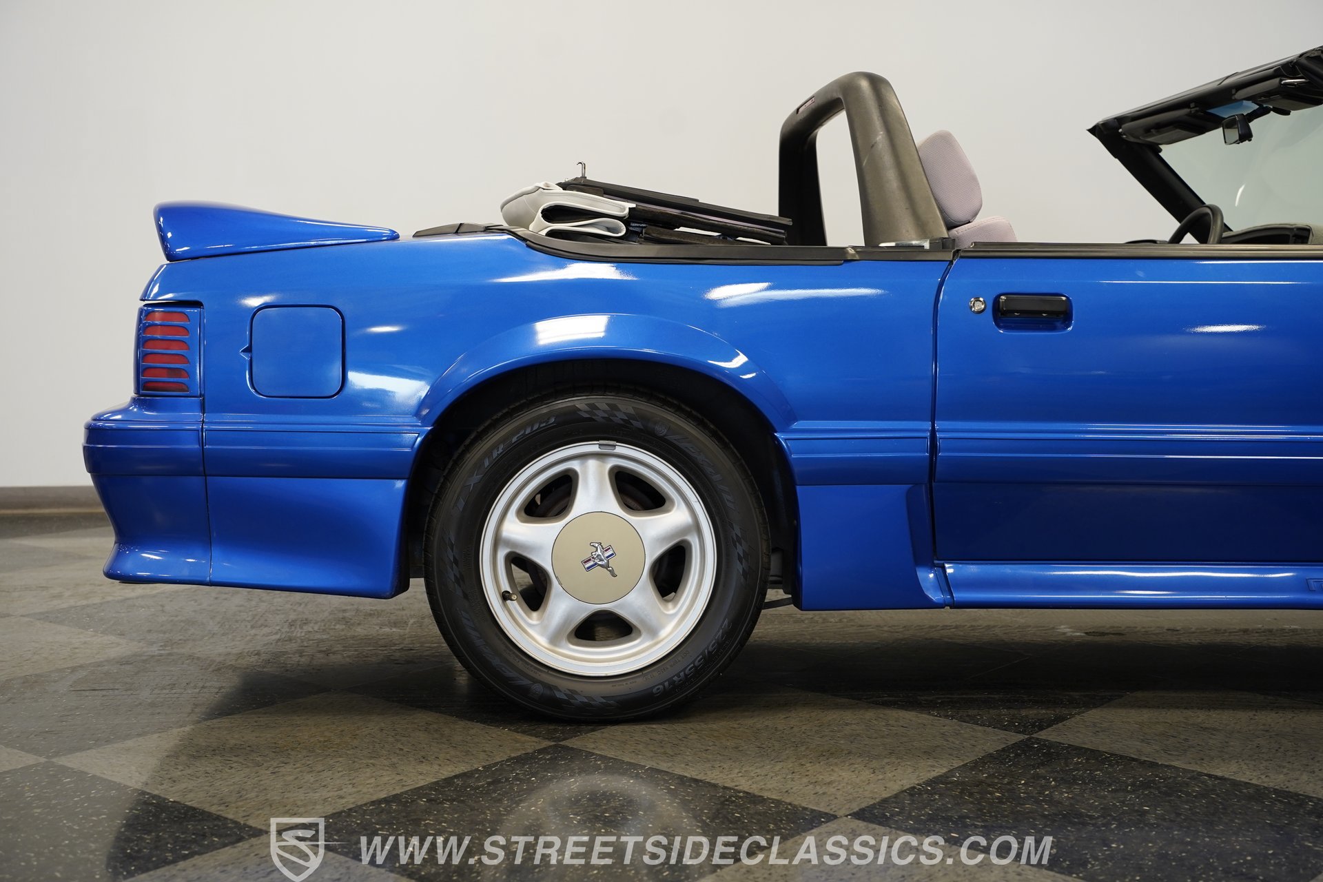 Used 1993 Ford Mustang GT RWD image 36