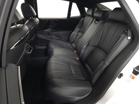 Certified 2024 Lexus LS 500 AWD w/ Luxury Package image 38