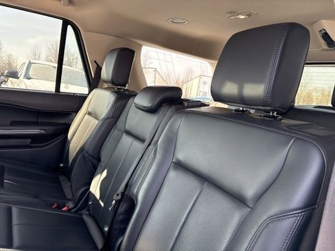 Used 2024 Ford Expedition XLT image 21