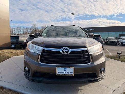 Used 2014 Toyota Highlander XLE image 10