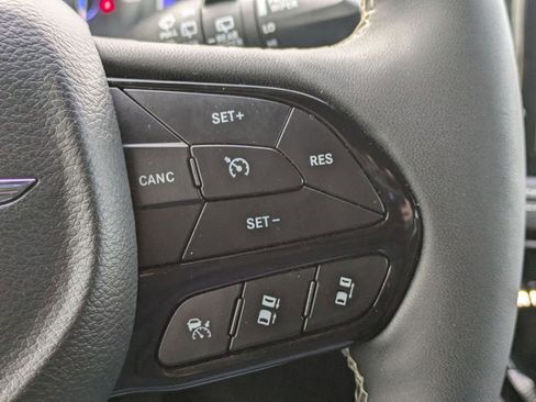 Used 2024 Chrysler Pacifica Touring-L w/ S Appearance Package image 16