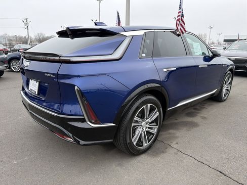 Certified 2024 Cadillac Lyriq Luxury image 6