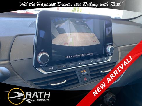 Used 2021 Nissan Frontier SV w/ Midnight Edition Floor Mats RWD image 16