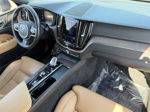 Used 2022 Volvo XC60 B5 Inscription w/ Advanced Package image 13