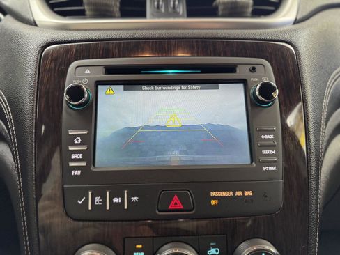 Used 2016 Chevrolet Traverse LT image 15