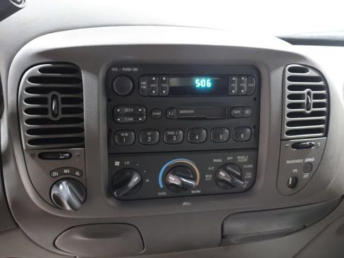 Used 1998 Ford F150 XLT AWD/4WD image 3