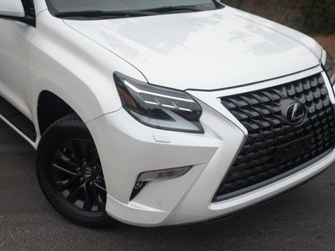Used 2023 Lexus GX 460 Premium image 11