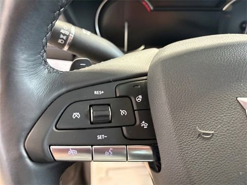 Certified 2023 Cadillac XT4 Luxury w/ Cold Weather Package image 18