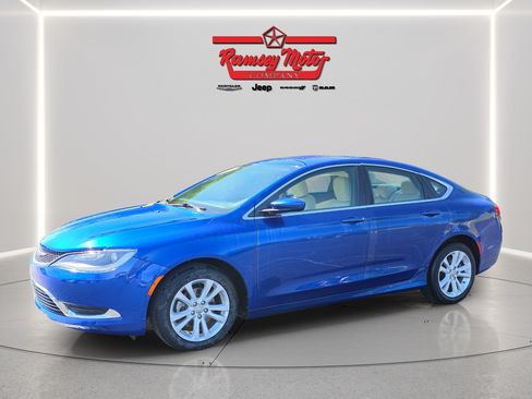 Used 2017 Chrysler 200 Limited Platinum FWD image 1