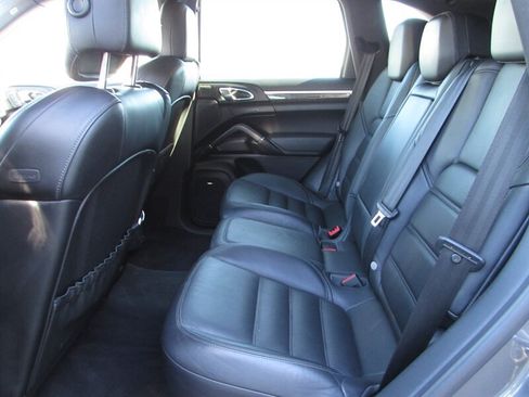 Used 2013 Porsche Cayenne AWD/4WD image 17