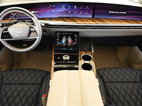 Used 2025 Cadillac Escalade Sport Platinum AWD/4WD image 17