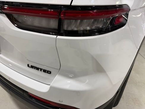 New 2025 Jeep Grand Cherokee Limited w/ Black Appearance Package image 11