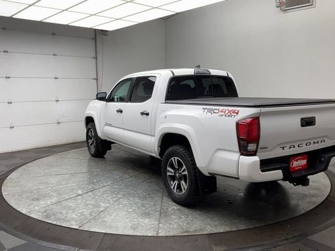Used 2019 Toyota Tacoma TRD Sport image 36