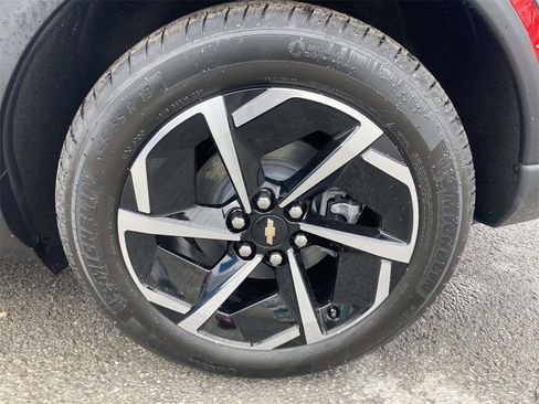 New 2026 Chevrolet Equinox EV LT image 10