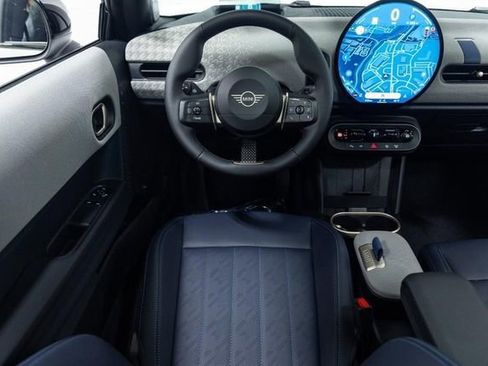 Certified 2025 MINI Cooper 2-Door Hardtop image 4