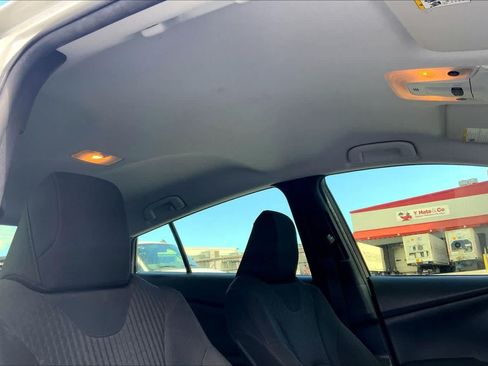 Used 2016 Toyota Prius Four FWD image 30