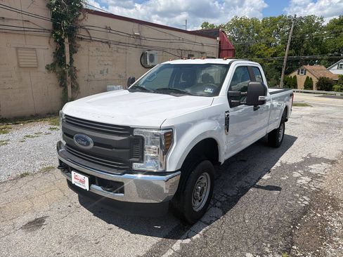 Used 2018 Ford F250 XL w/ Power Equipment Group AWD/4WD image 2