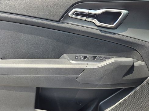 New 2026 Kia Sportage LX image 16