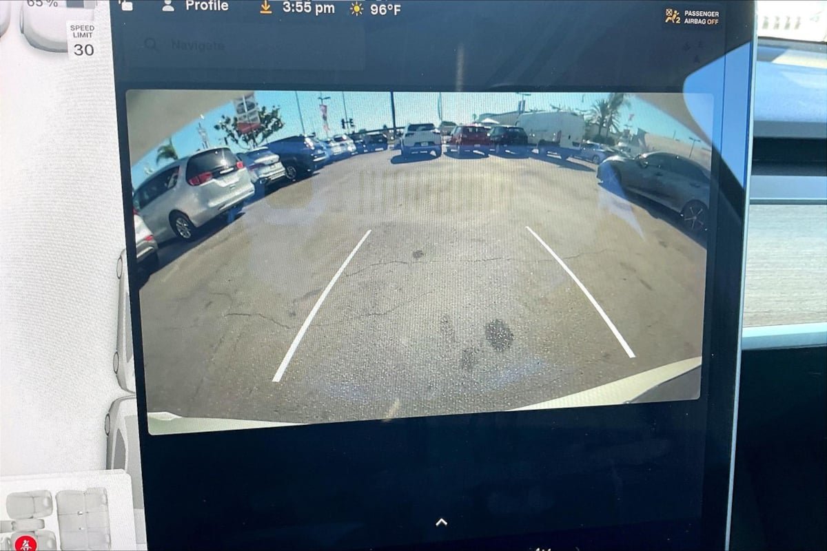 Used 2021 Tesla Model Y Long Range AWD/4WD image 21