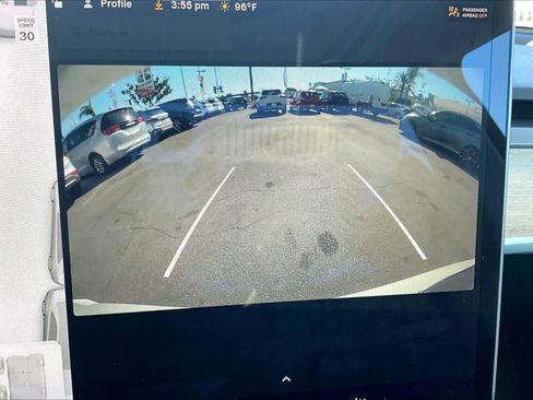Used 2021 Tesla Model Y Long Range AWD/4WD image 21