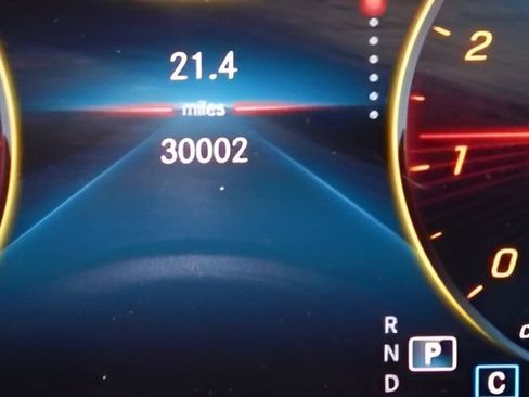 Used 2023 Mercedes-Benz CLA 250 4MATIC image 23