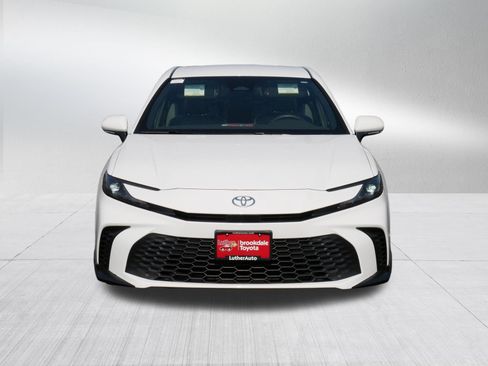 Certified 2025 Toyota Camry SE AWD/4WD image 2