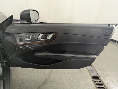 Used 2013 Mercedes-Benz SL 63 AMG image 27