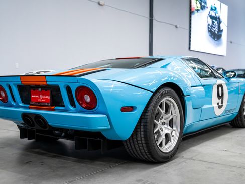 Used 2006 Ford GT RWD image 8