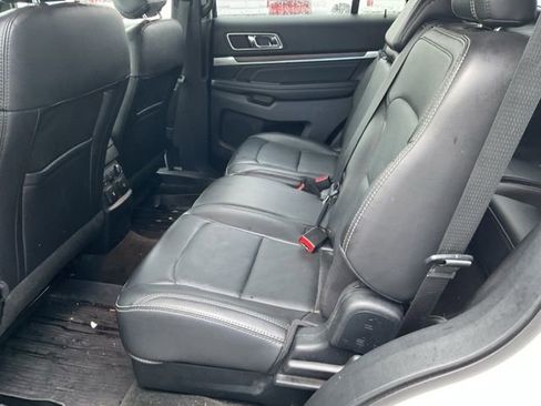 Used 2017 Ford Explorer Limited image 26