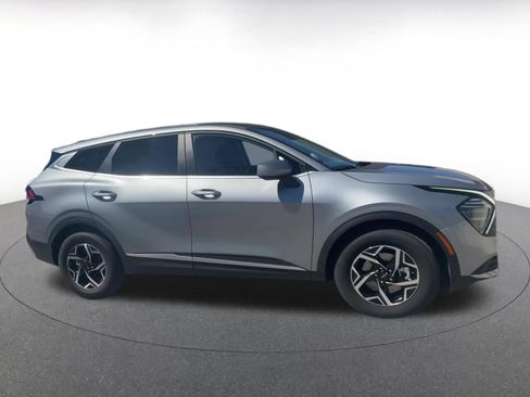 Used 2025 Kia Sportage LX image 17