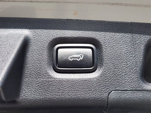 Used 2021 Hyundai Santa Fe Limited w/ Cargo Package image 10