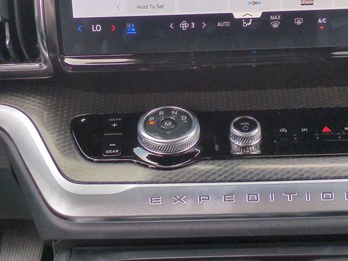 New 2025 Ford Expedition Max Platinum w/ Stealth Appearance Package image 19