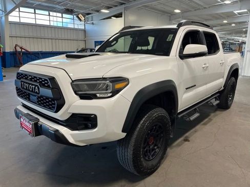 Used 2023 Toyota Tacoma TRD Pro AWD/4WD image 7