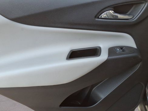 Used 2023 Chevrolet Equinox LT AWD/4WD image 11