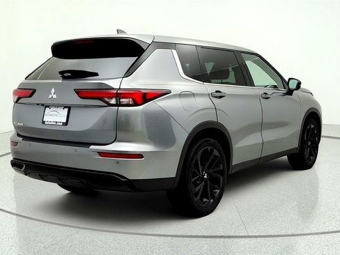 Used 2022 Mitsubishi Outlander SEL Black Edition FWD image 5