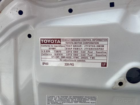 Used 2018 Toyota Highlander XLE AWD/4WD image 38