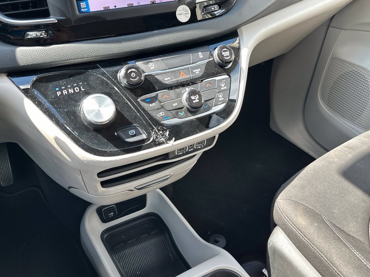 Used 2023 Chrysler Voyager LX FWD image 22