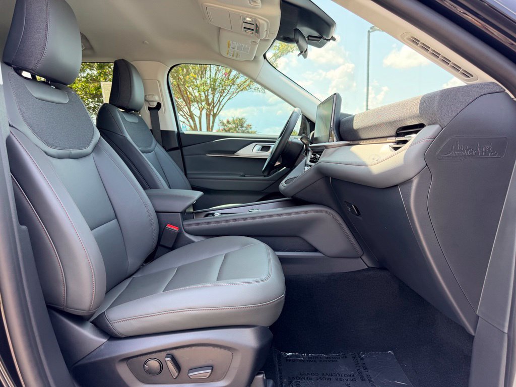 New 2026 Ford Explorer Active w/ Active Comfort Package RWD image 7
