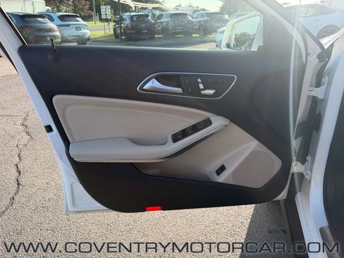 Used 2018 Mercedes-Benz GLA 250 4MATIC image 40