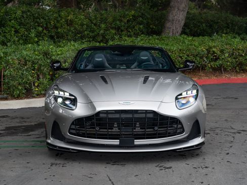 Used 2025 Aston Martin DB12 Convertible image 6