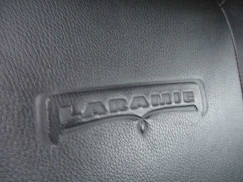 Used 2016 RAM 1500 Laramie w/ Convenience Group AWD/4WD image 32