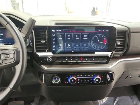 Used 2024 GMC Sierra 1500 SLT image 31