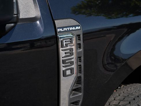 Used 2024 Ford F350 Platinum w/ FX4 Off-Road Package AWD/4WD image 9