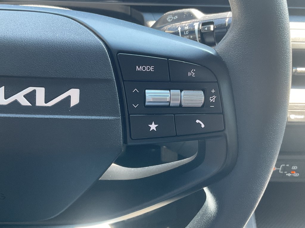 Used 2025 Kia K4 FWD image 22