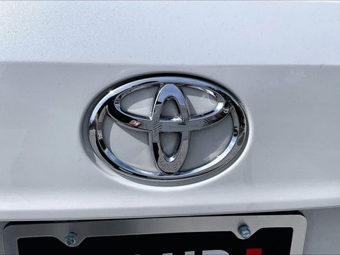 Used 2023 Toyota Highlander XLE FWD image 31