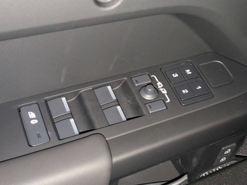 New 2026 Land Rover Defender 130 X-Dynamic SE AWD/4WD image 12