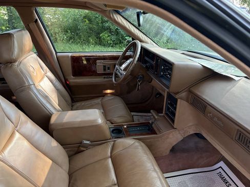 Used 1989 Cadillac Seville FWD image 34