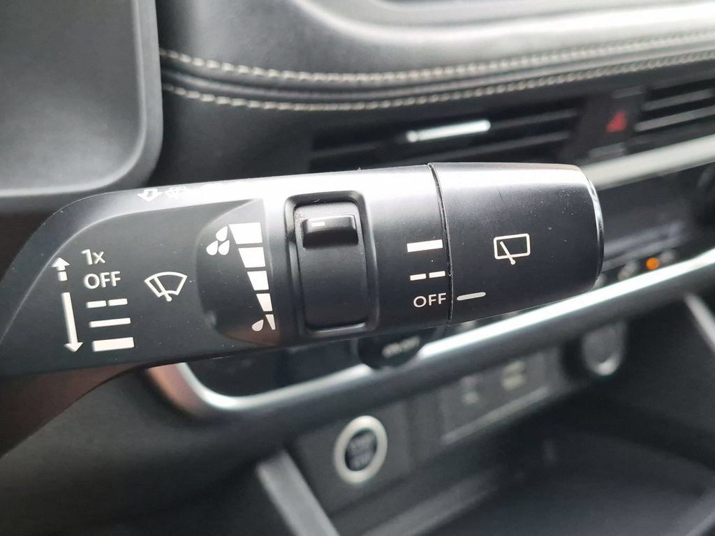 Used 2023 Nissan Rogue SV AWD/4WD image 21