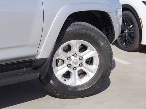 Used 2024 Toyota 4Runner SR5 Premium image 8