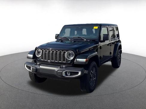 Used 2025 Jeep Wrangler Unlimited Sahara AWD/4WD image 3